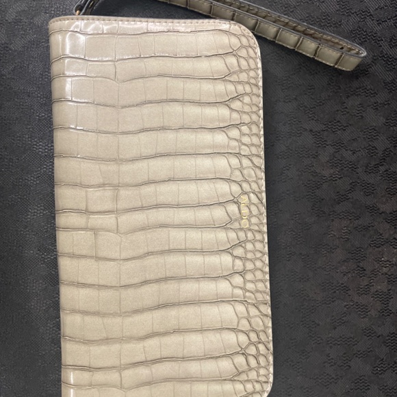 Aldo Wallet/Wristlet - Picture 2 of 3